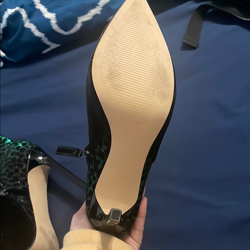 Elegant Black Ankle Boots - Picture 4 of 5